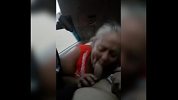 Abuela chupando