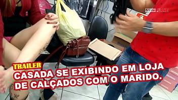 Gordinhas novinhas sendo filmadas nos provadores das lojas