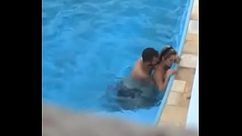 Amador na piscina